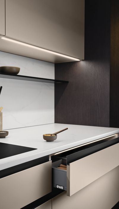 Ewe Nanoo Lehmbraun Eiche Dunkel G L30 Schwarz Eloxiert Schublade 1